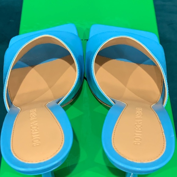 SOLD-Bottega Veneta size 37 - Picture 3 of 5